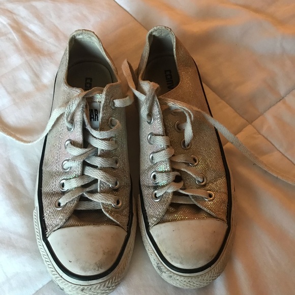 Women’s Converse - Picture 2 of 4